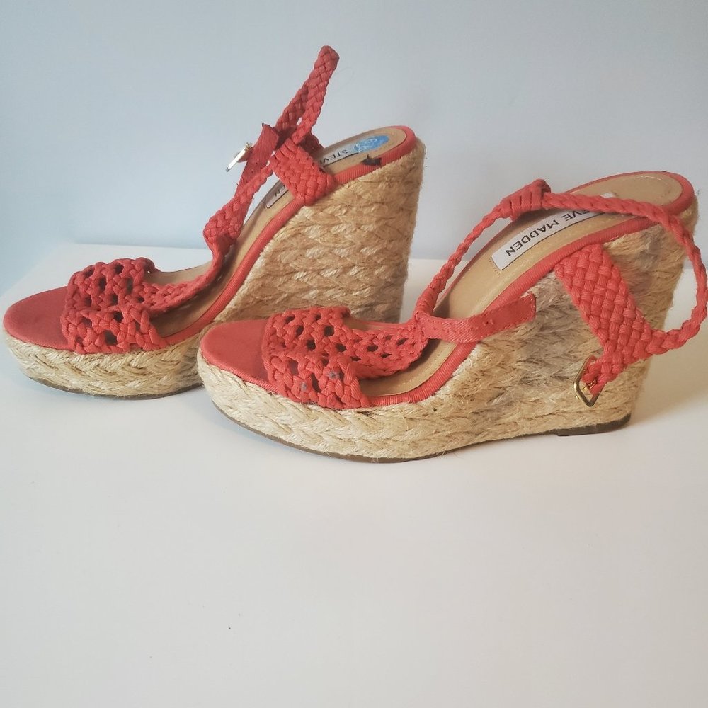 STEVE MADDEN |  Peach Mango crochet Wedge sandal |  Size 6 1/2